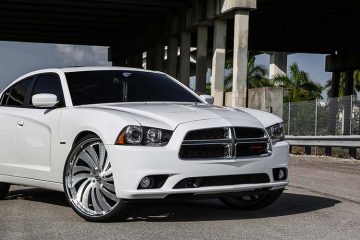 dodge-charger-white-luminoso-canale-1-832015